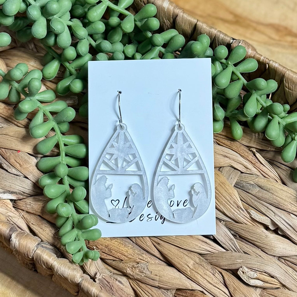 Classic Pearl Nativity Teardrops